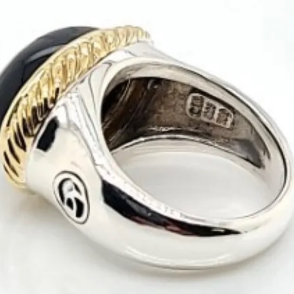 David Yurman Signature Oval Ring With Black
Onyx And Gold - Picture 9 of 12
